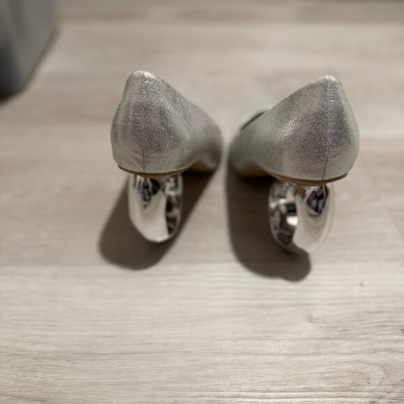 Ninety Union Silver heels with Round heel size 8 - Picture 3 of 5